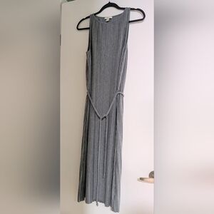 Sleeveless Pleated Grey Maxi Dress